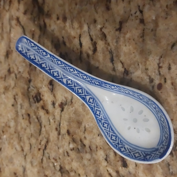 Vintage Chinese small sauce 2 bowls across 4 inches, height 1 inche - Picture 7 of 8